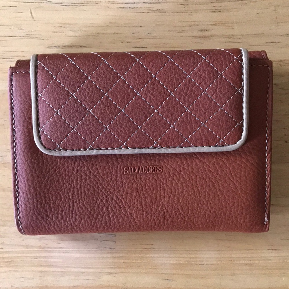 Salvadores Wallet